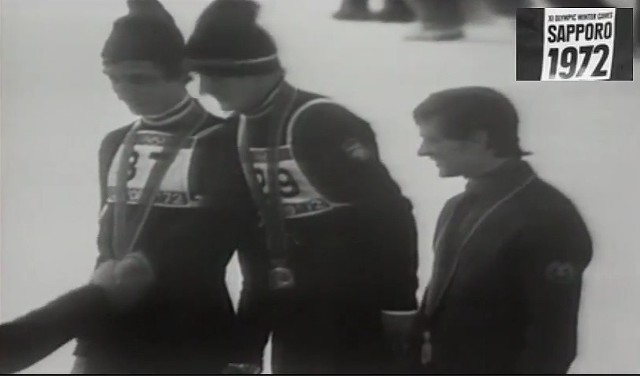 Zaczynamy od 1972 roku i Zimowych Igrzysk Olimpijskich w Sapporo. To właśnie wtedy Wojciech Fortuna wykonał swój niezapomniany skok na odległość 111 metrów, który dał Polsce pierwszy złoty medal olimpijski w sportach zimowych. Podobno powtórki tego skoku w japońskiej telewizji emitowano kilkadziesiąt razy. Tak Fortuna zapisał się na kartach historii polskiego sportu. 