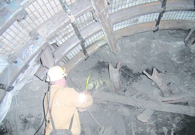 Po 66 dniach akcji ratowniczej wydobyto ciała dwóch górników.
