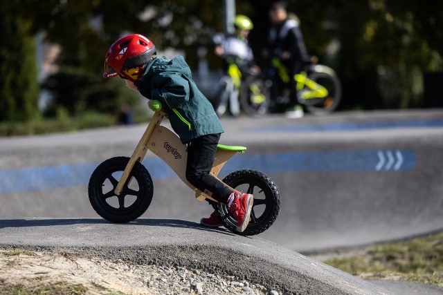 W rejonie ulicy Brydaka na os. Baranówka powstało boisko sportowe, zespół torów rowerowych pumptrack i park kieszonkowy. Te zadania w  poprzednich latach wybrane zostały w budżecie obywatelskim.