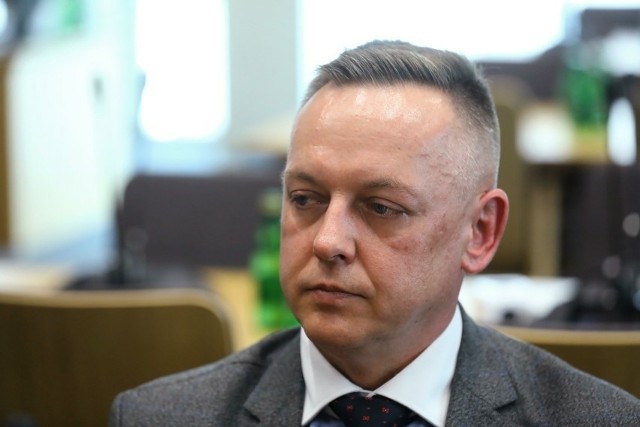 Pracując w warszawskim sądzie Tomasz Szmydt orzekał m.in. w sprawach dotyczących poświadczeń bezpieczeństwa w zakresie informacji niejawnych