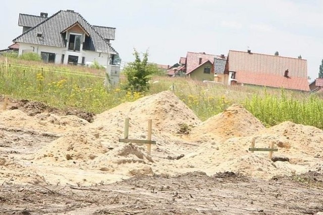 Działki budowlane w NamysłowieW rejonie Namysłowa, gdzie będą sprzedawane działki budowlane, jest kanalizacja oraz wodociąg.