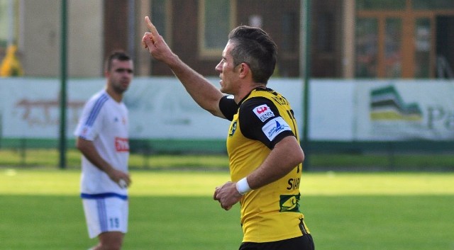 Daniel Koczon ma powody do radości. Uratował Siarce Tarnobrzeg jeden punkt w meczu z Gryfem Wejherowo.