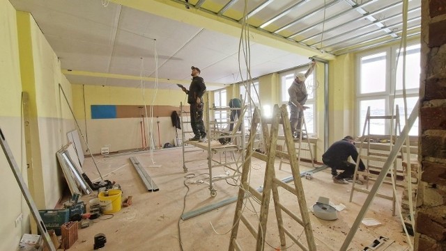 Adaptacja budynku szkolnego w Szymiszowie na mieszkania dla uchodźców wojennych z Ukrainy.