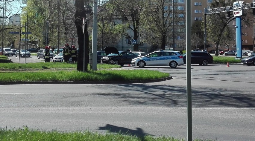 Do wypadku doszło na skrzyżowaniu ulic Warneńczyka,...