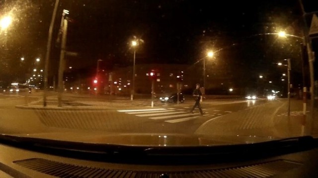 Pieszy na czerwonym świetle wszedł przed samochód na ul. Pogodnej w Białymstoku