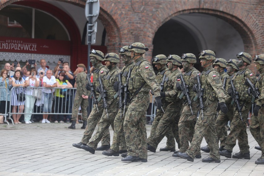 W uroczystości zaprzysiężenia wziął udział prezydent RP...