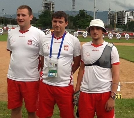 Piotr Nowak (z lewej) z kadrą narodową przygotowuje się di mistrzostw Europy. 