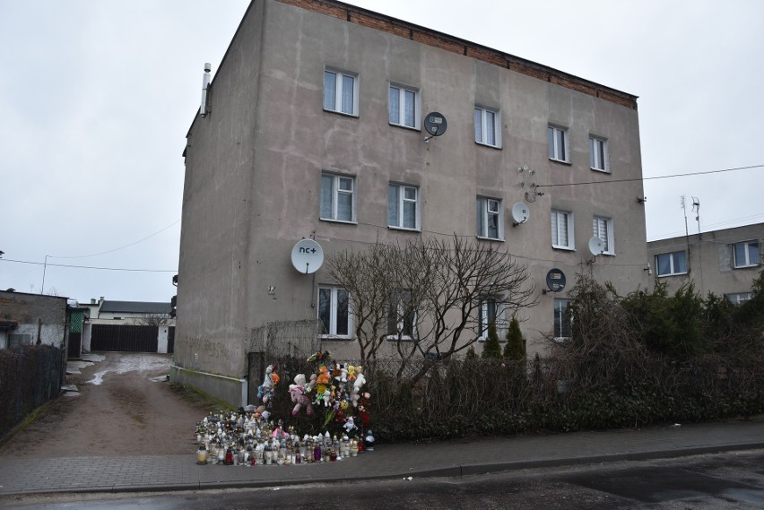 W mieszkaniu było czysto, a dzieci wyglądały na zadbane... Po zabójstwie dwumiesięcznej Mai w Starogardzie Gdańskim