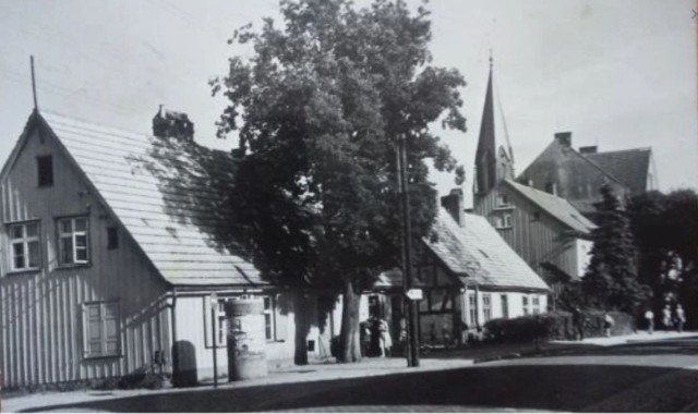 Fotografie usteckich zaułków z różnych lat. Uliczki przed i po rewitalizacji