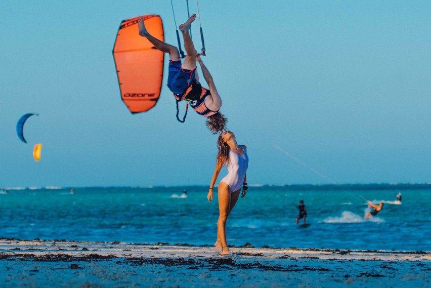 Kitesurfing – na czym polega? Czy to sport dla ciebie?