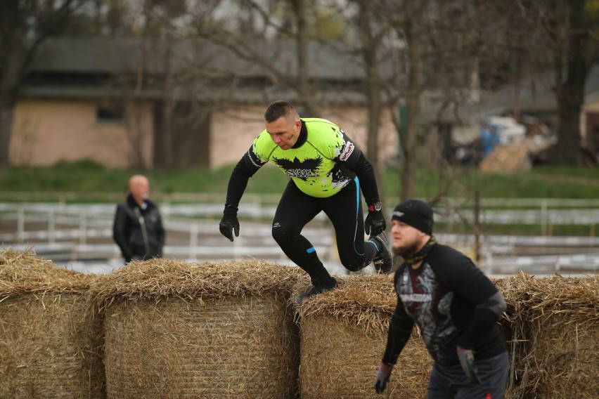 Runmageddon na Partynicach. Pierwszy dzień zmagań [GALERIA ZDJĘĆ]