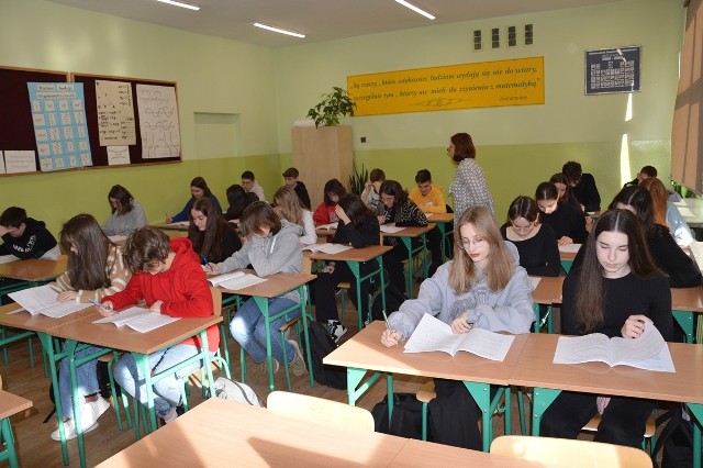 Próbna matura z języka angielskiego w Samorządowym Liceum Ogólnokształcącym imienia Cypriana Kamila  Norwida w Stalowej Woli
