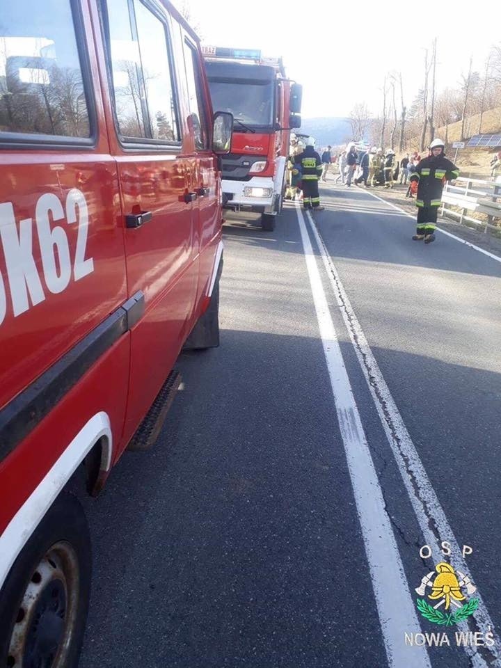 Wypadek w Nowej Wsi. Zderzenie dwóch samochodów osobowych [ZDJĘCIA]