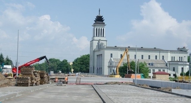 Uwaga na ruch wahadłowy przy powstającym tunelu na Czechosłowackiej