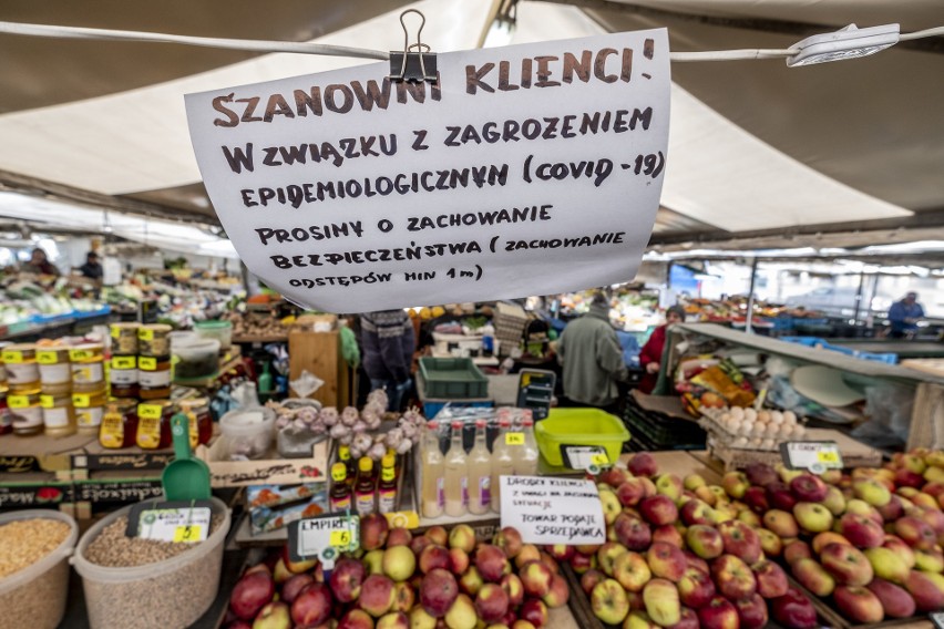 Poznańskie targowiska będą czynne do soboty, aby kupcy mogli...