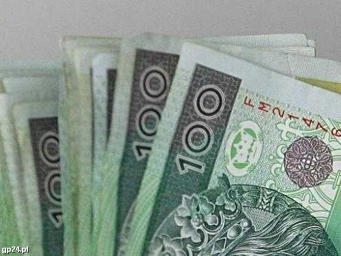 Wczoraj łupem dwóch oszustek padło 40 tysięcy złotych.