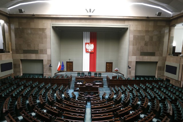 Zobaczcie najnowszy sondaż Estymator. Zjednoczona Prawica na pierwszym miejscu