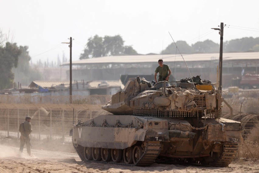 Izraelskie czołgi od kilku dni prowadzą ostrzał w Gazie.