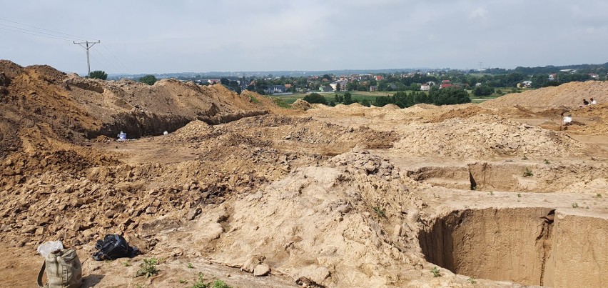 Niezwykłe odkrycie archeologów. Neolityczne "lodówki" na trasie północnej obwodnicy Krakowa