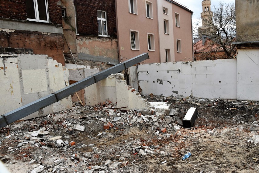 Pozostałości po Tawernie Zorba w Opolu.