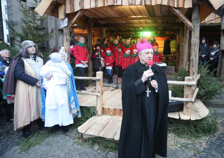 Świętowanie przy Żywej Szopce w centrum Szczecina [ZDJĘCIA, WIDEO]