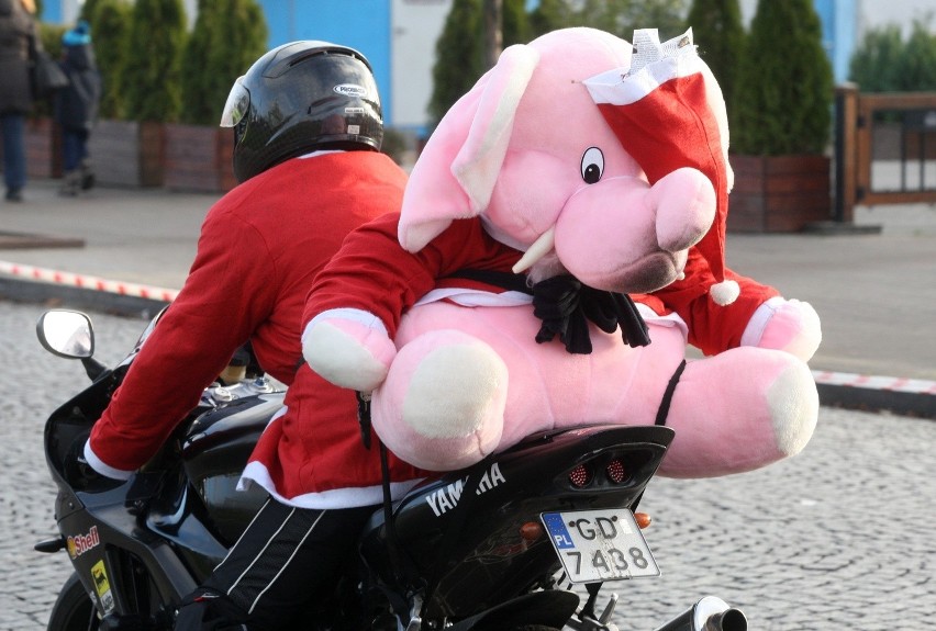 Mikołaje na motocyklach. Zobacz, jak przejeżdżali przez Trójmiasto [ZDJĘCIA, WIDEO]