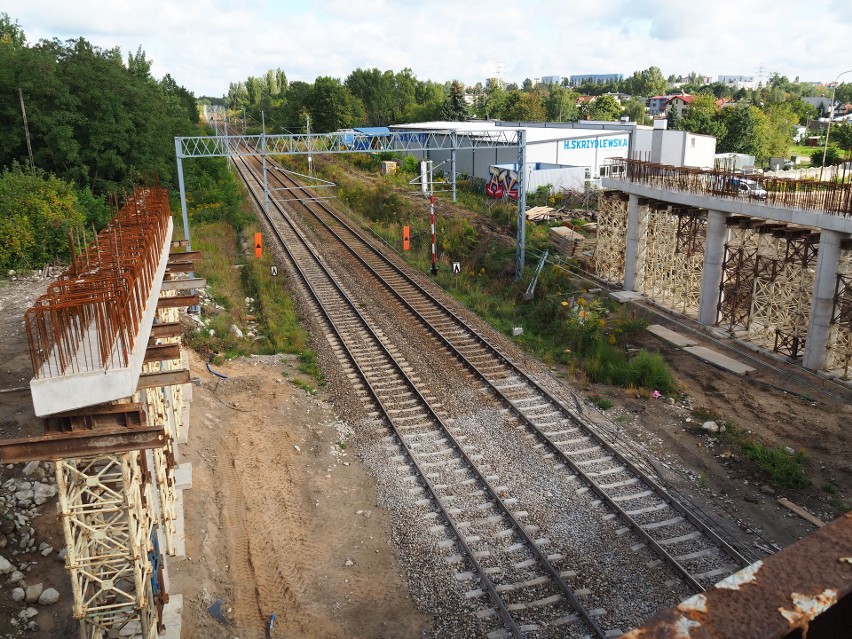 Nowy wiadukt na ul. Przybyszewskiego za niski dla pociągów. Przygotowany przez miasto projekt zawierał błędy! To skandal