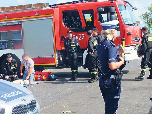 W czwartek  w Koszalinie policjanci wspólnie ze strażakami prowadzili kolejną akcję w ramach działań "Dwa mundury, wspólny cel &#8211; Twoje życie&#8221;.