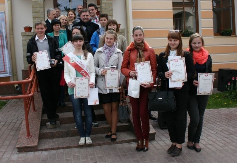 Młodzi Polacy wzięli udział w dyktandzie w Grodnie