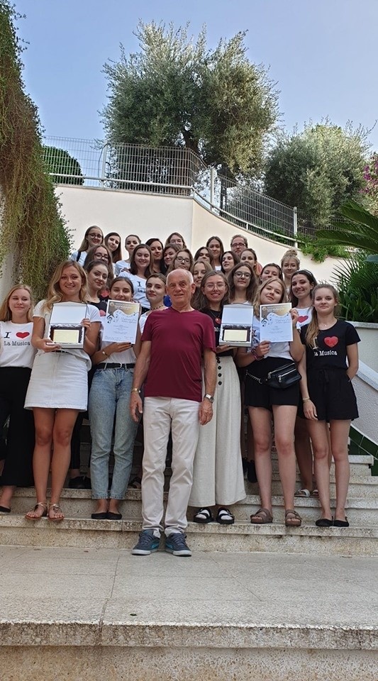 Lubelski Chór La Musica wyśpiewał złotą nagrodę w Hiszpanii na Międzynarodowym Festiwalu i Konkursie Chóralnym „Cançó Mediterrània”