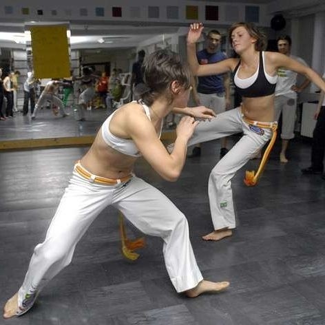 W slupskim klubie Angela rozpocząl sie kurs brazylijskiego tanca capoeira, który jest zarazem sztuką walki.