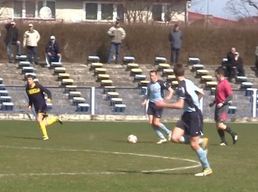 W meczu 21. kolejki IV ligi Jantar Ustka przegrał z Orlętami Reda 1:2 (1:1).