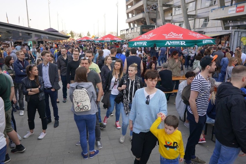 Festiwal Smaków Food Trucków odbywa się pod Stadionem...