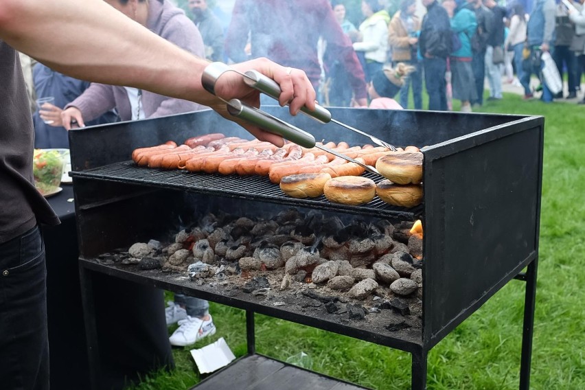 Rodzaj grilla ma znaczenie dla naszego zdrowia. Dietetyk...