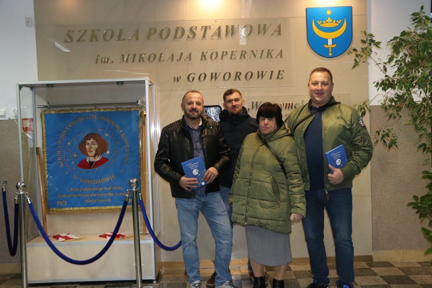 Zjazd Absolwentów w Szkole Podstawowej im. Mikołaja Kopernika w Goworowie. Uczniowie spotkali się ze swoimi wychowawcami
