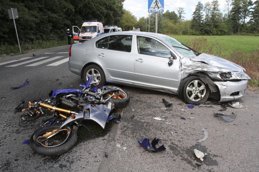 Wypadek z udziałem motocyklisty na ul. Tomaszowskiej w Łodzi