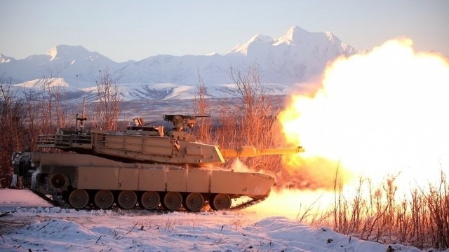 Czołgi w wariancie, który kupi Polska, produkowane są seryjnie od 2018 roku, a wprowadzone do służby w amerykańskich wojskach lądowych zostały dwa lata później.