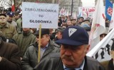Protestująca załoga Fabryki Broni w Warszawie (wideo, zdjęcia)