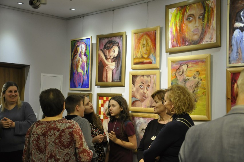 Wernisaż wystawy Katarzyny Filipczak w Lipskim Centrum Kultury. Artystka zaprezentowała obrazy olejne. Zobacz zdjęcia