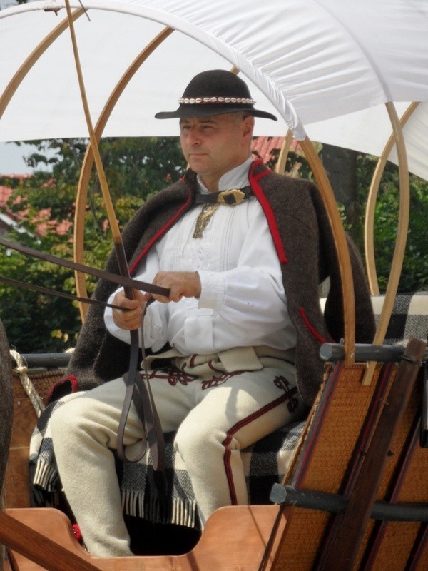 Przepiękne konie, piękne stroje i sportowa rywalizacja, a...