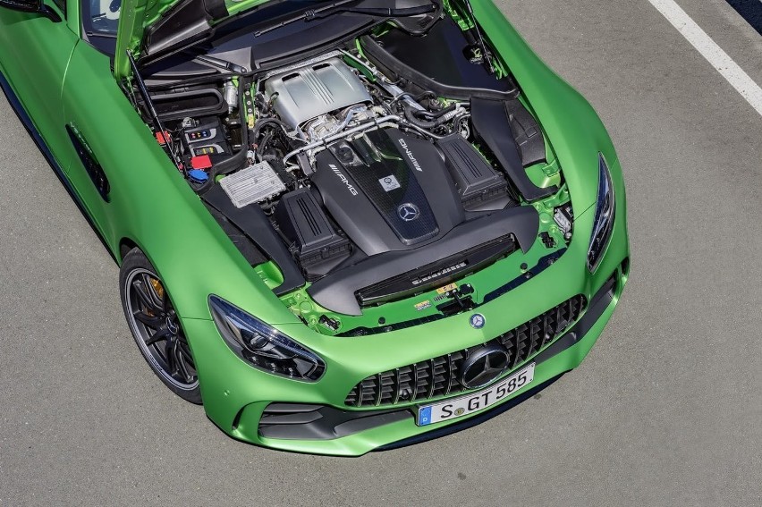 Mercedes-AMG GT R...