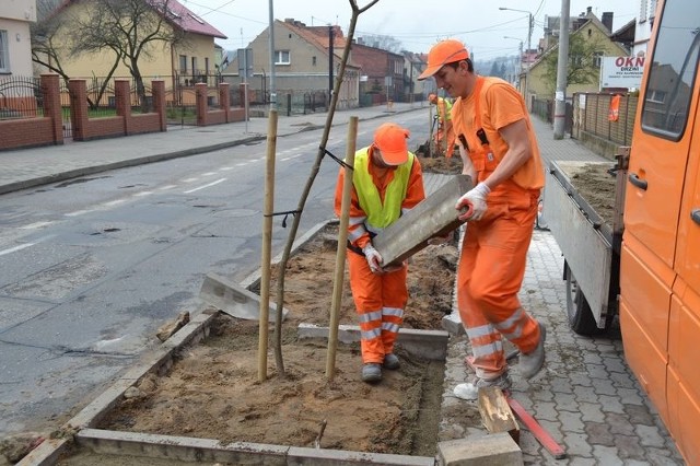 Prace drogowe wykonuje ekipa z Nakła, z firmy Redon