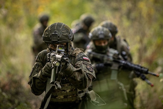 Żołnierze 82 batalionu lekkiej piechoty ćwiczyli pod Pakością obronę jazu oraz z policją i ratownikami WOPR poszukiwania zaginionej osoby
