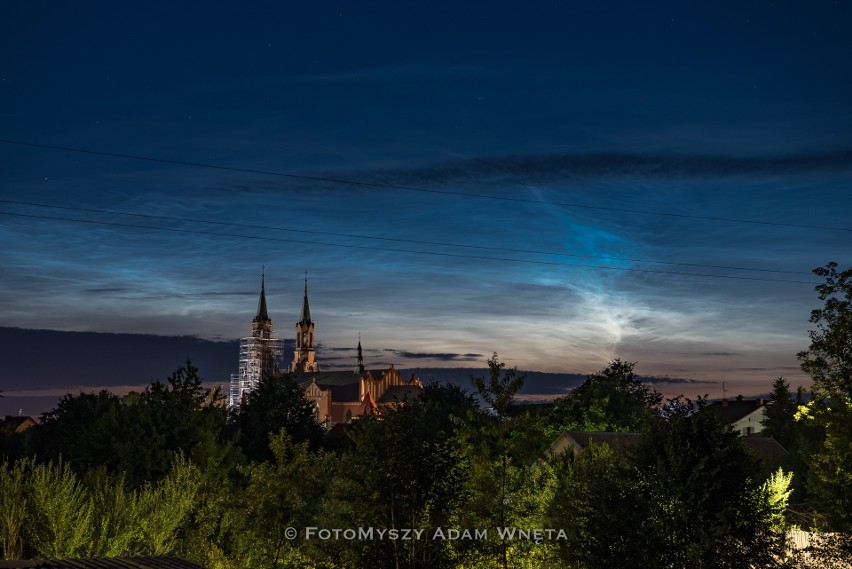 Obłoki srebrzyste sfotografowane w Myszyńcu. Piękne widowisko na nocnym niebie. Zdjęcia