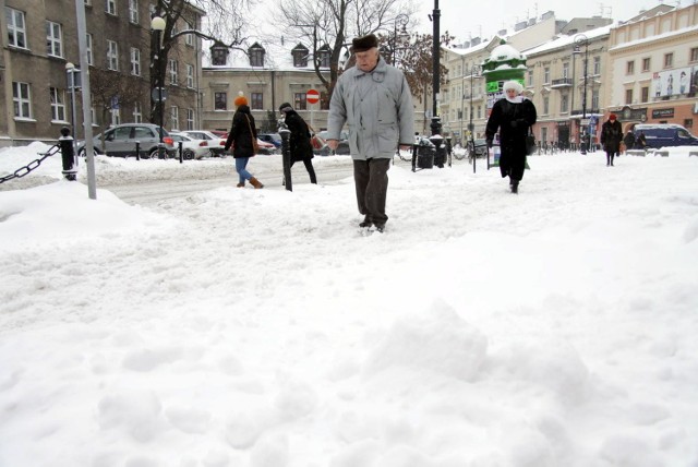 Synoptycy prognozują, że w czwartek (20 listopada) w woj. lubelskim spadnie śnieg. Na drogach może być bardzo ślisko