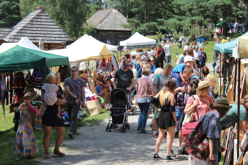 Wygiełzów. Tysiące osób odwiedziły skansen w ramach Festiwalu Etnomania [ZDJĘCIA]