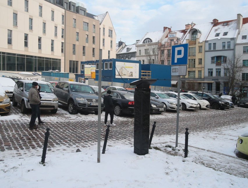 Płatne parkowanie na Podzamczu. Już od dziś obowiązują nowe przepisy w organizacji ruchu na Starym Mieście