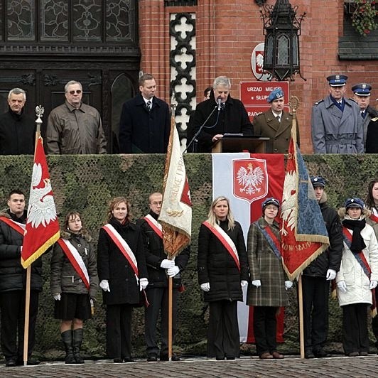 Glówne obchody Świeta Niepodleglości na placu Zwyciestwa  w Slupsku.