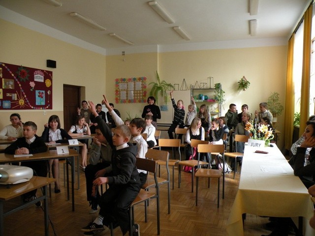 Konkurs w szkole w Mariówce pod Przysuchą bardzo zaciekawił wszystkich uczniów.