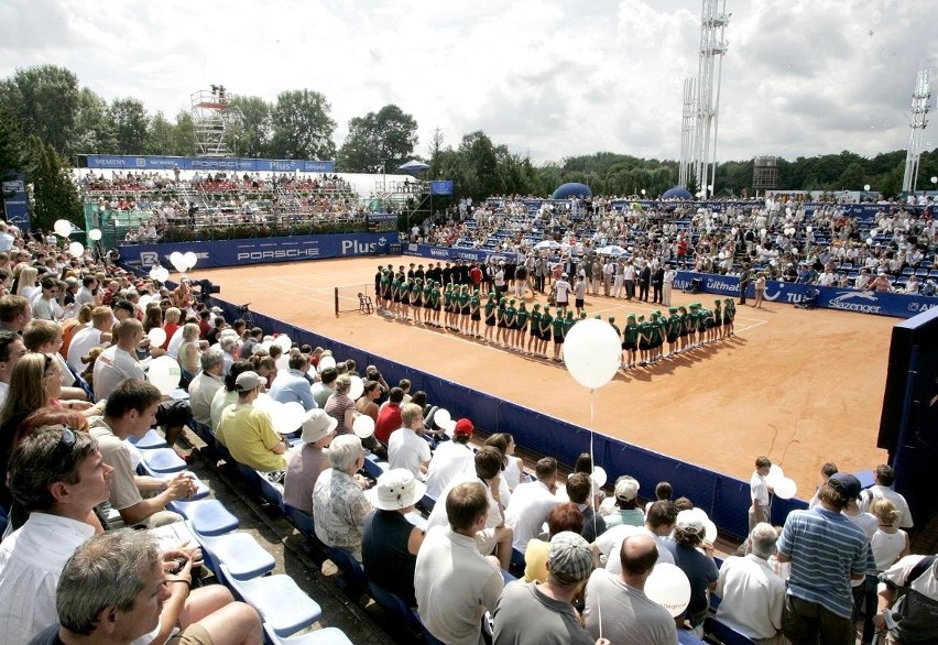 Na kortach Parku Tenisowego Olimpia co roku rozgrywany jest...